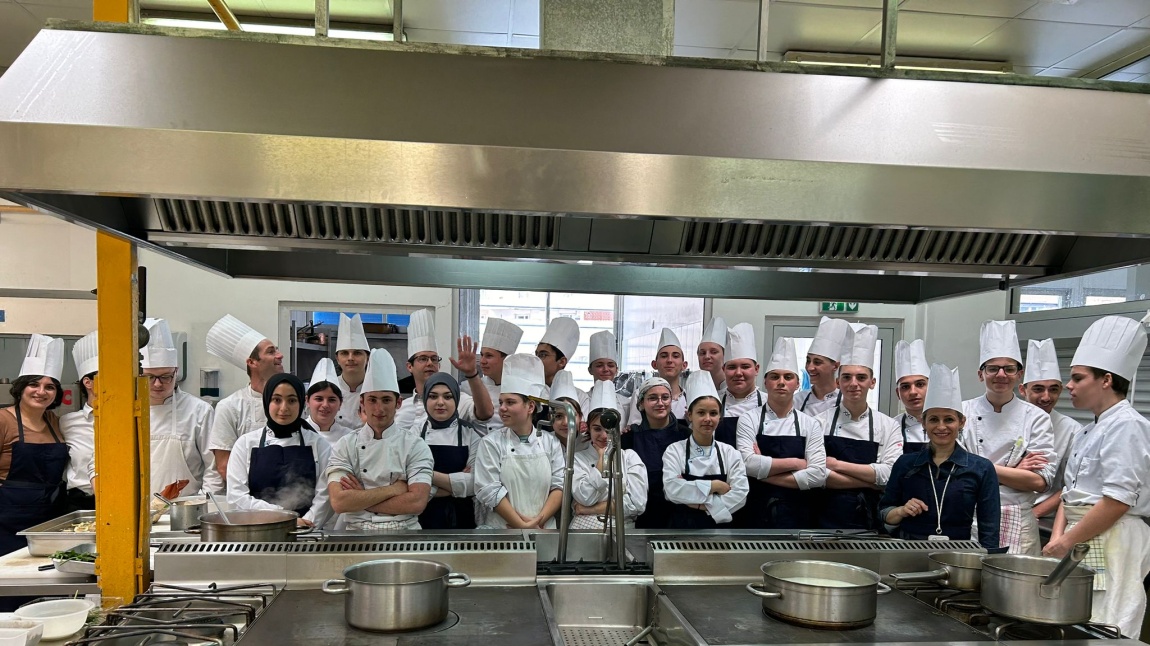 Karamürsel MTAL öğrencileri K220 Gastronomia Erasmus+ Projesi Kapsamında Fransa Corsica Ajaccio kentinde faaliyetlere katıldılar